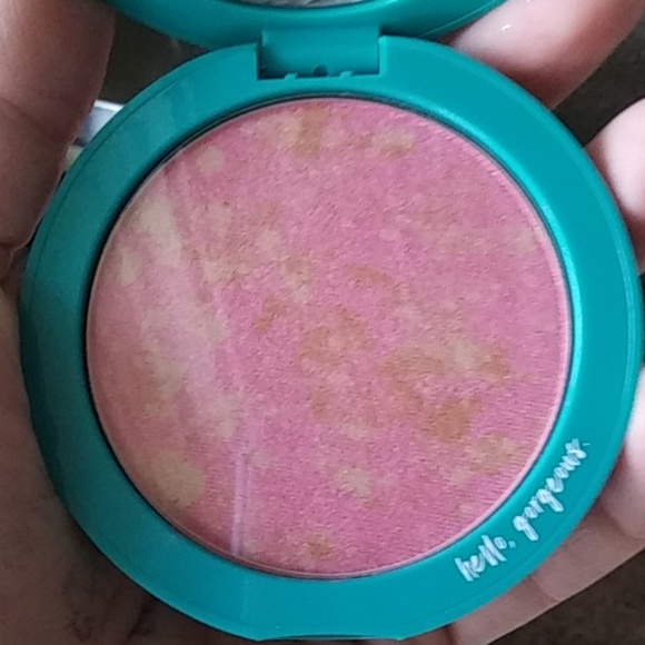 Thrive Causemetics Cosmo Power Strobing Blush - Picture 3 of 3